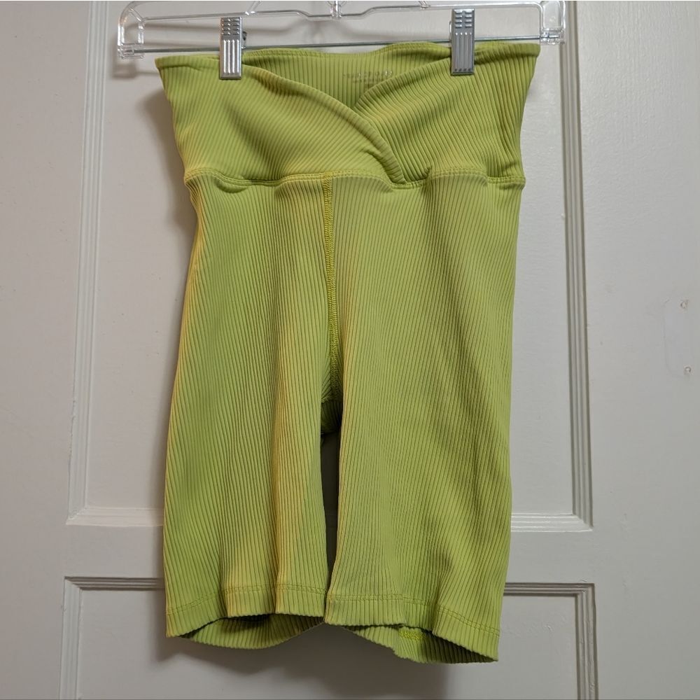 Year of Ours Womens Fitness Workout Bike Short in Yellow Size Medium Crossover - Picture 3 of 5